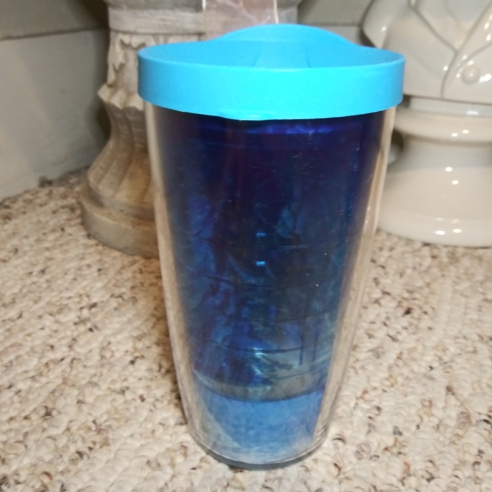 3/$18 Disney's Frozen Themed Child's 16 Oz Insulated Hot/Cold Tervis Cup - Picture 3 of 11